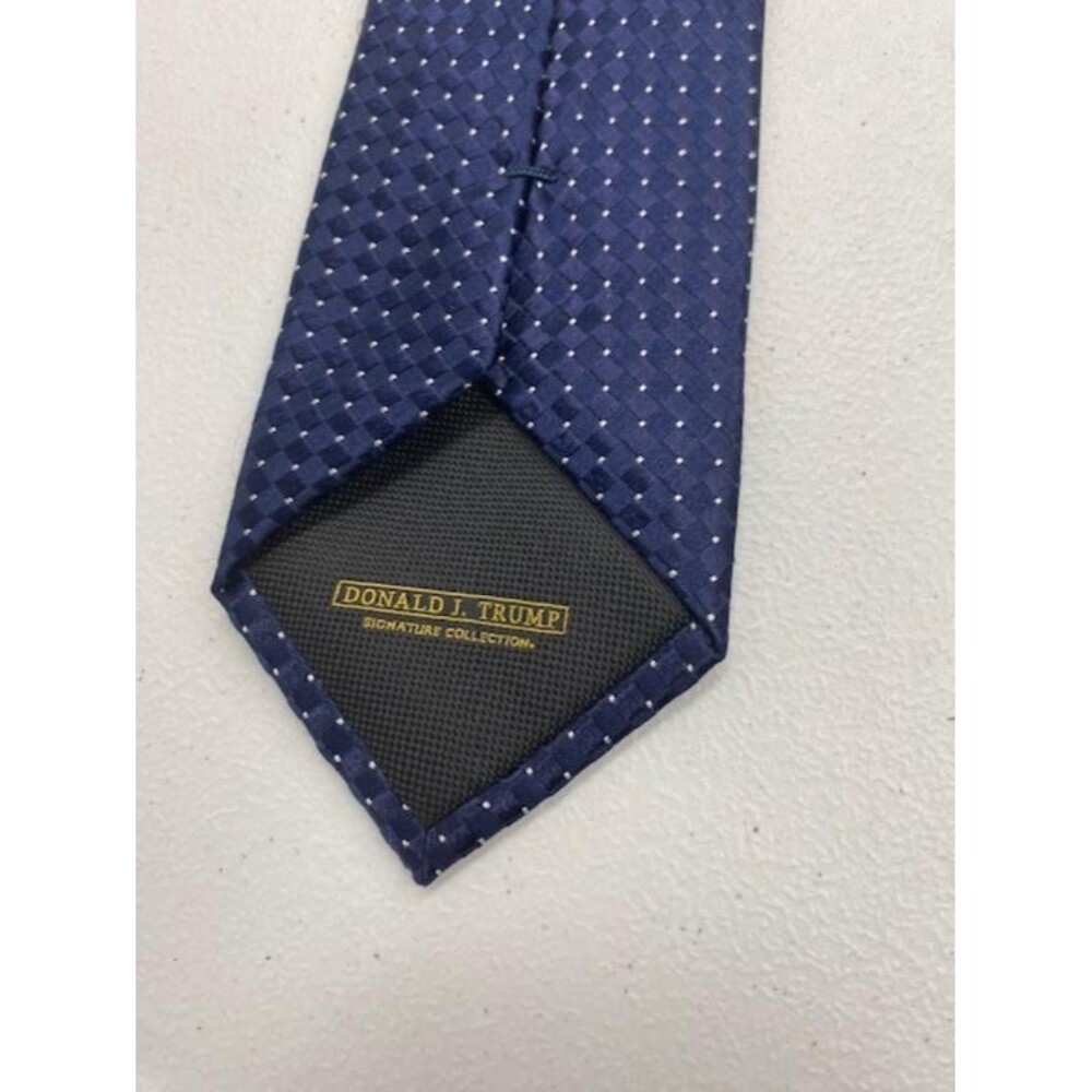 Donald J Trump Signature Collection Tie Navy Blue Geometric 100% Silk 57"